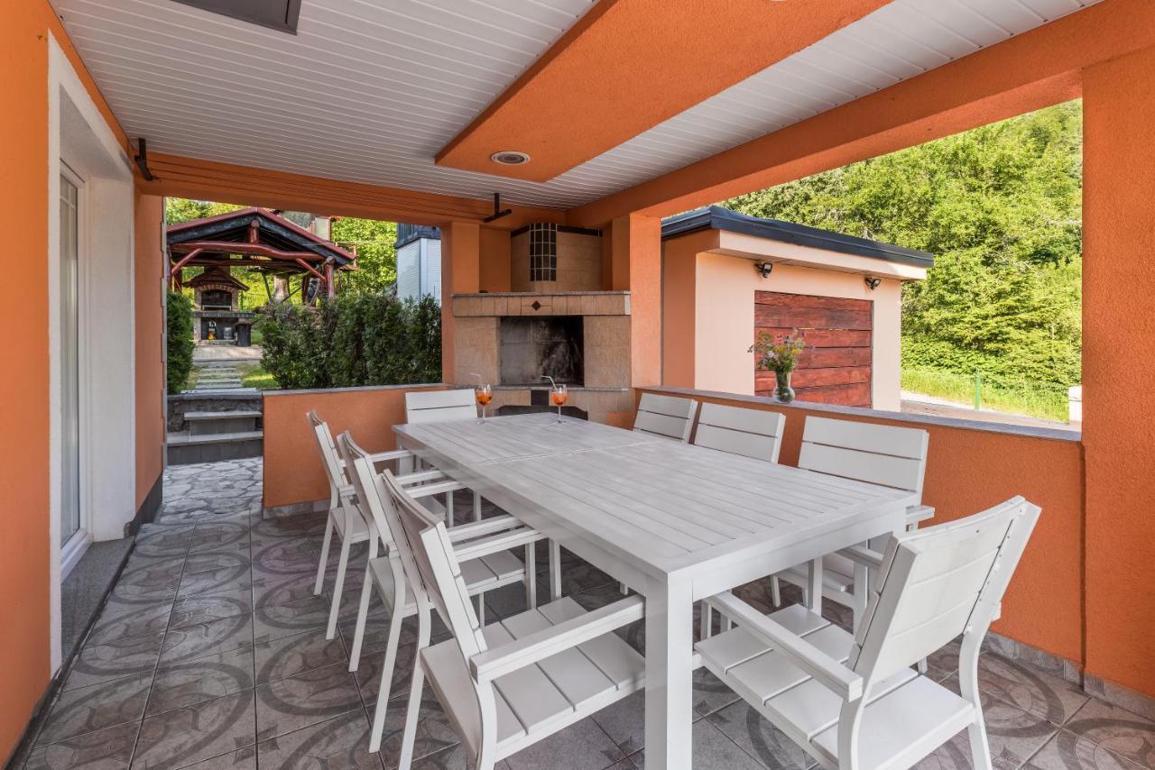 Villa Tratea - With A Heated Pool Tomici 外观 照片