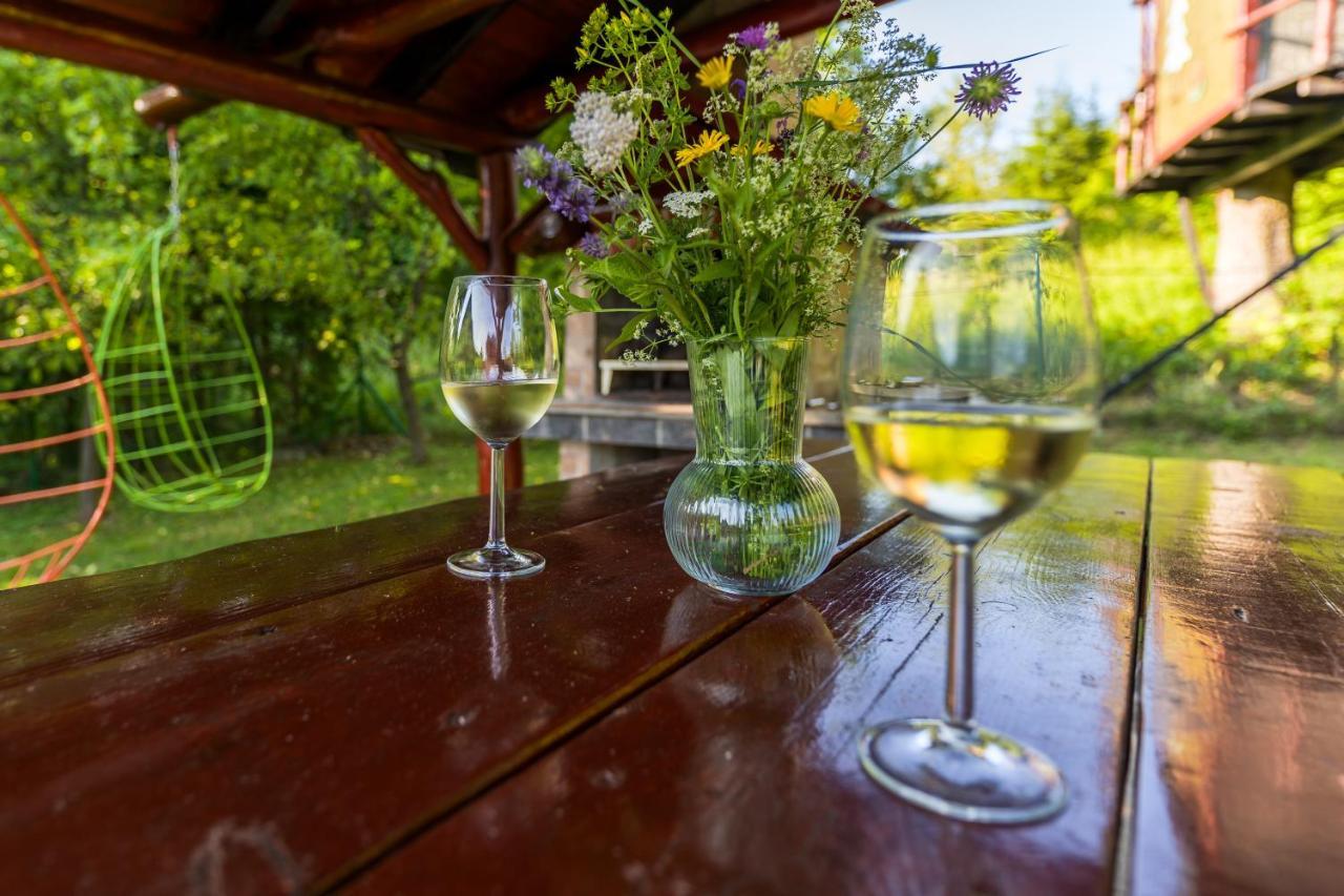 Villa Tratea - With A Heated Pool Tomici 外观 照片
