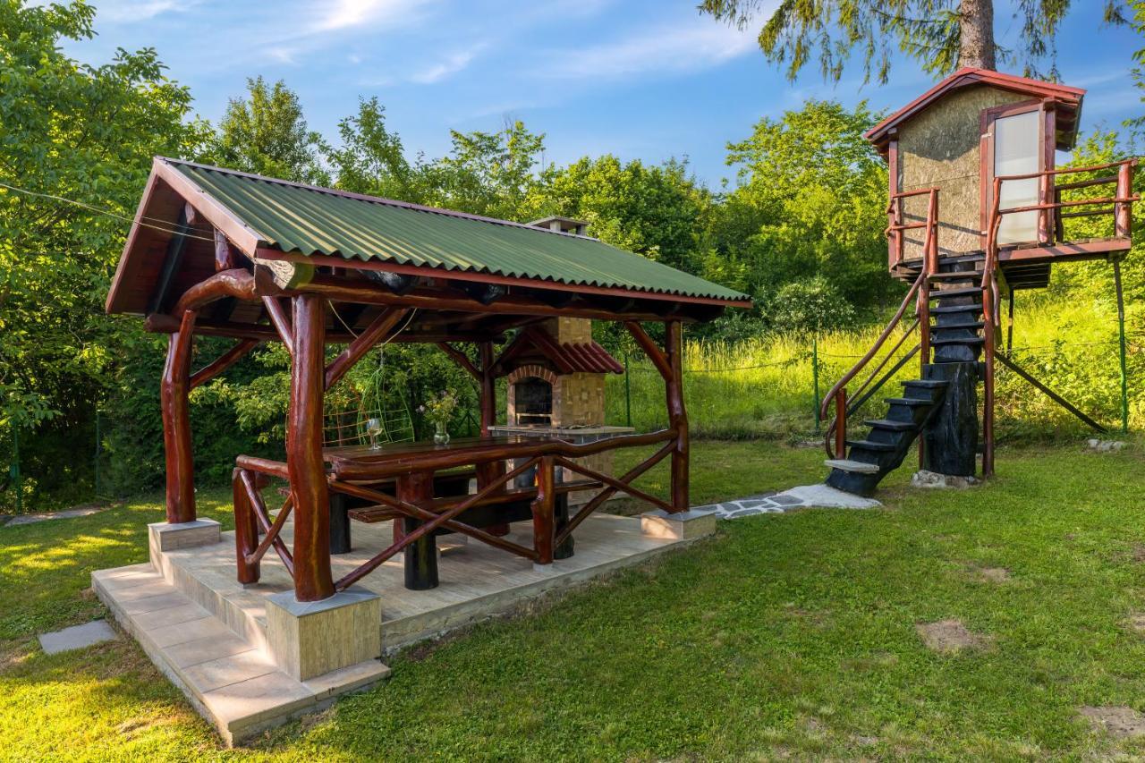 Villa Tratea - With A Heated Pool Tomici 外观 照片